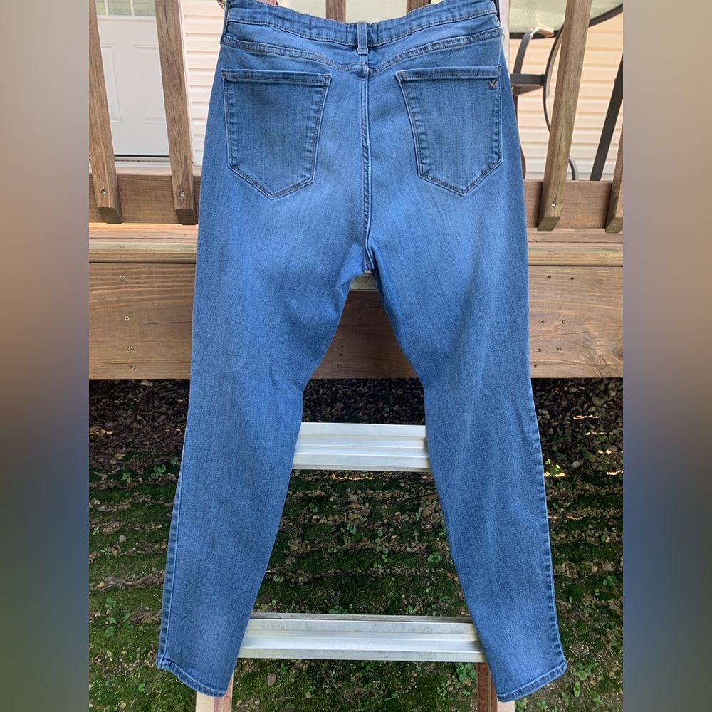 William Rast Mid Rise Denim - Picture 3 of 3